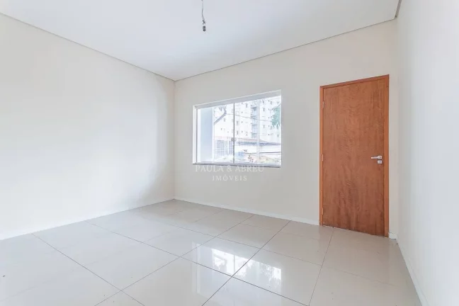 Imagem Casa com Terreno de 70m² e 101m²de área útil São 3 Dormitórios, 2 Banheiros, Sacada, 2 Vagas, Quintal no Bairro Casa Branca, Santo André