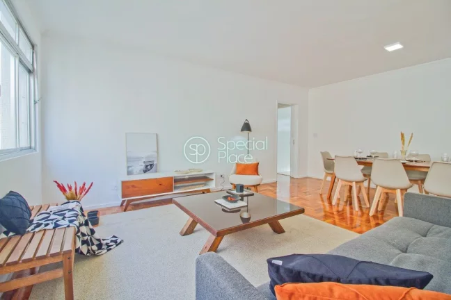 Imagem Apartamento com 3 dormitórios ( 1 suíte ) e 1 vaga na garagem. Amplo living para 3 ambientes e com...