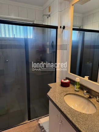 Imagem Apartamento no Edifício Torres Brasil com 3 dormitórios (1 suíte), sacada, 2 vagas de garagem e 92m² de área útil — conforto, espaço e ótima localização!
