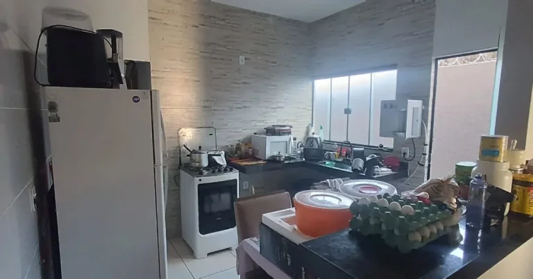 Imagem Casa 2/4 C Suite Seminova No Monte Pascoal