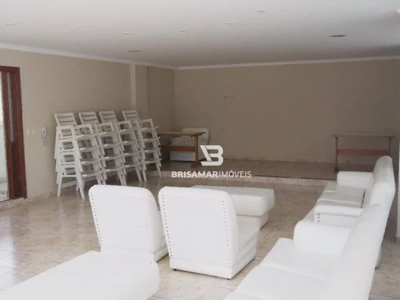Imagem PITANGUEIRAS- UMA QUADRA DA PRAIA , LOCALZAÇÃO PRIVILEGIADA, GARAGEM.