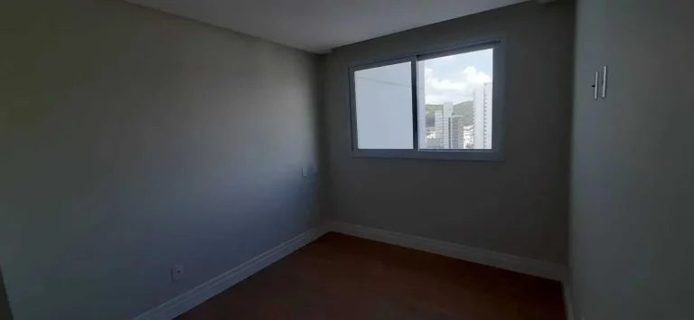 Imagem Apartamento com 4 dormitórios sendo 2 suítes e 3 vagas de garagem em Balneário Camboriú/SC