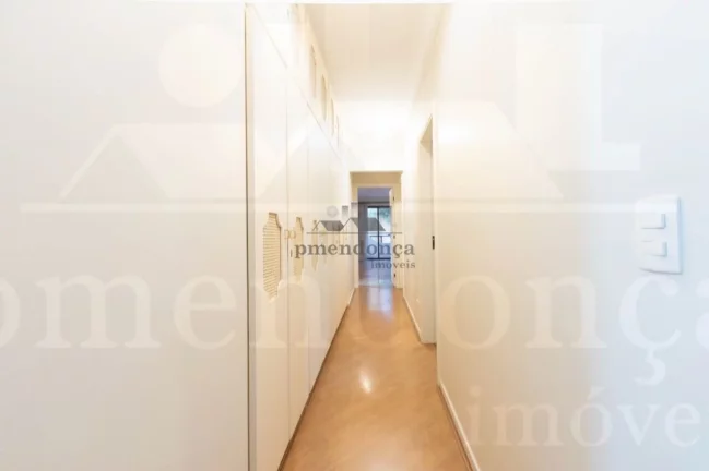 Imagem Apartamento à venda em Higienópolis com 4 suítes e 4 vagas em 213m2