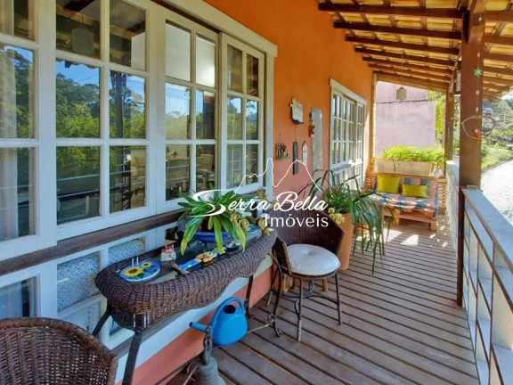 Imagem Casa com 4 dormitórios à venda, 250 m² por R$ 680.000,00 - Barra do Imbuí - Teresópolis/RJ