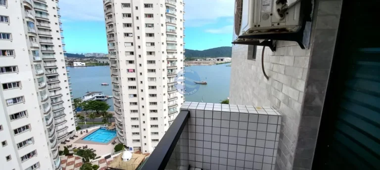 Imagem Cobertura incrível para venda na Ponta da Praia em Santos.