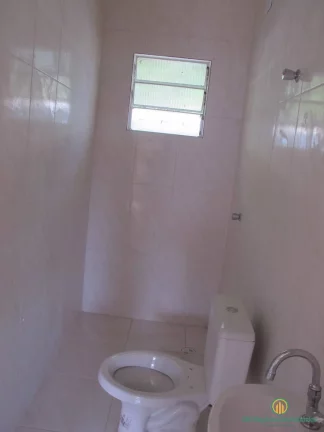 Imagem Linda casa térrea 3 dormitórios sendo 1 suíte com pisos quintal e 2 vgs