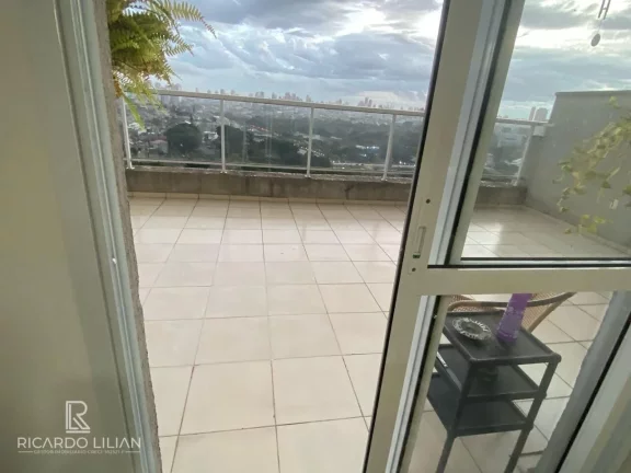 Imagem URGENTE!!! Apartamento ao lado do metro Tatuapé em andar alto, varanda e vista livre para sempre.