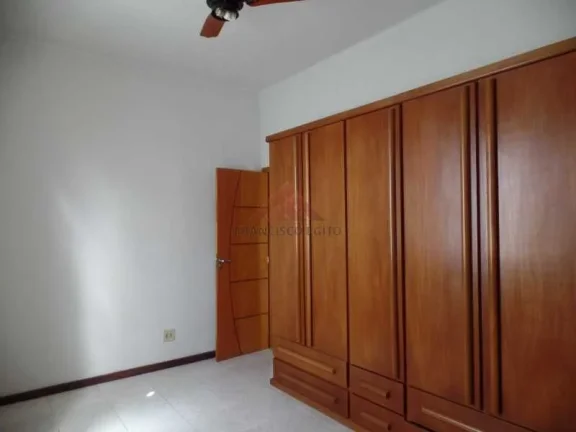 Imagem Casa linear, próxima a Rua Rui Barbosa, local tranquilo, pintura nova, toda murada com portão de garagem automatizada, varanda, sala 2 ambientes, pla