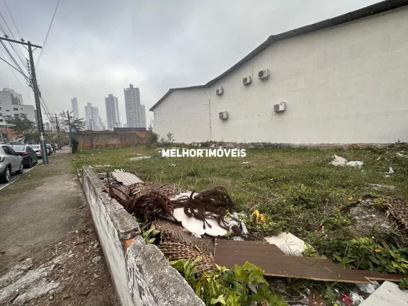 Imagem Terreno para Locação Anual Localizado no Centro de Balneário Camboriú - SC