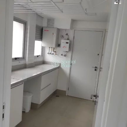 Imagem Ótimo apartamento com 198m² em Moema. Living amplo com varanda, salas de estar, home e jantar inte...