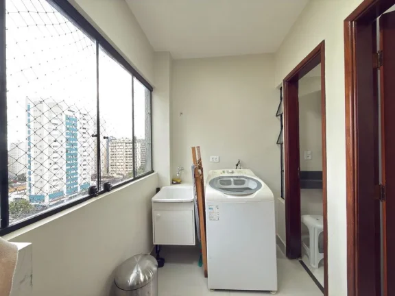 Imagem Apartamento Reformado na Região Central | Em Frente à Praça Belmar Fidalgo