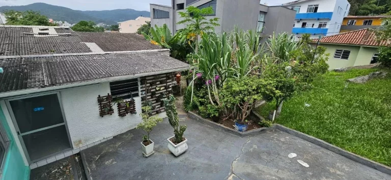 Imagem Casa à Venda,300 m2 , 3 dormitórios(1 suíte), 2 Vagas , Trindade, Florianópolis, SC