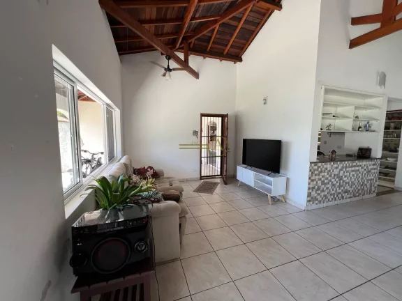 Imagem Casa térrea à venda apenas 200 metros da praia no coração da cidade piscina