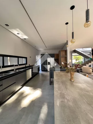 Imagem Casa de Condomínio em Alphaville - Santana de Parnaíba, SP
