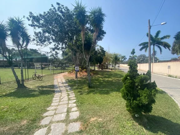 Imagem Terreno de 450m² em Condomínio Fechado: Cercado, Limpo e Plano, Pronto para Construir