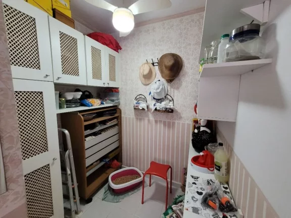Imagem PITANGUEIRAS - LOCALIZAÇÃO PRIVILEGIADA, NA QUADRA DO MAR, AMPLO APARTAMENTO COM 80 M² ÚTEIS, CLARO E SUPER AREJADO, 1 VAGA DE GARAGEM NO PRÉDIO.