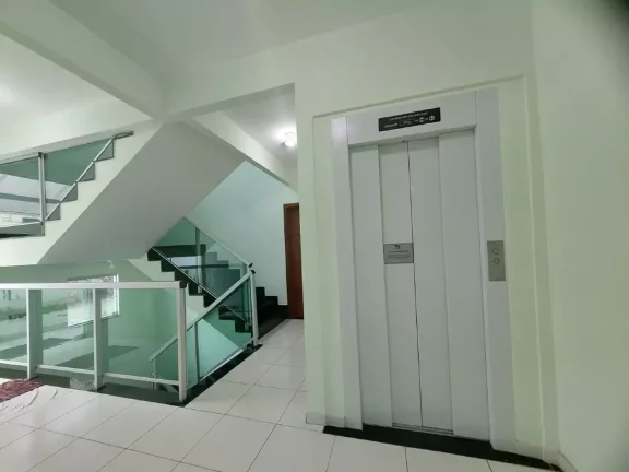Imagem TORRE ÚNICA+ELEVADOR+VAGA DE GARAGEM+APARTAMENTO AMPLO+ÁREA PRIVATIVA+NÃO ACEITA PET