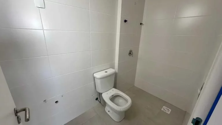 Imagem Apartamento com 3 dormitórios sendo 1 suíte e 2 vagas - Campeche, Florianópolis/SC