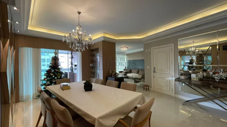 Imagem Apartamento diferenciado com 4 suítes, piscina e quadra esportiva no Av. Brasil