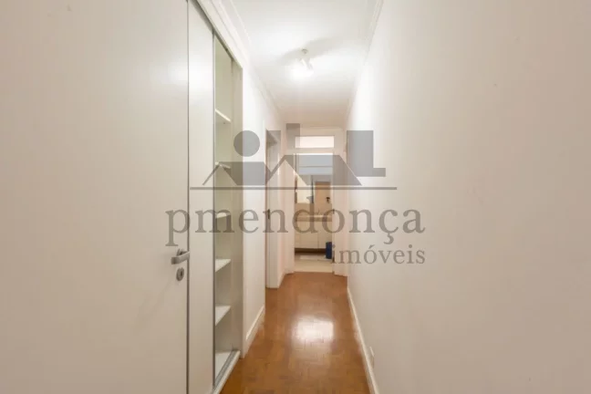 Imagem Apartamento reformado em Higienópolis com 188m², pronto para morar.