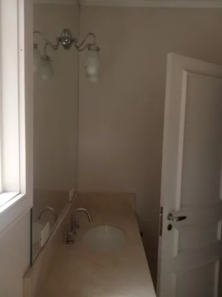 Imagem Casa de Condomínio com 4 Quartos para alugar, 475m² -Jd Leonor