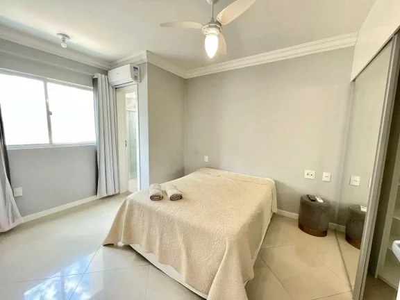 Imagem Apartamento com 3 dormitórios sendo 1 suíte e 2 vagas de garagem em Balneário Camboriú/SC