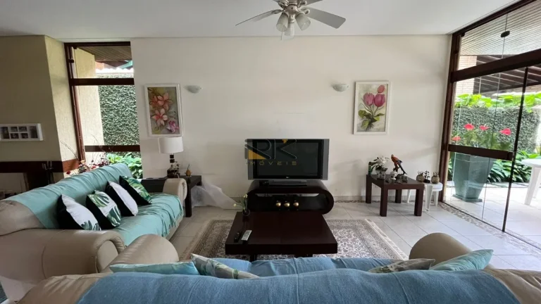 Imagem CASA EM CONDOMINIO FECHADO COM 4 SUÍTES,5 VAGAS DE GARAGEM,VARANDA GOURMET COM CHURRASQUEIRA,SALA COM 2 AMBIENTES E SALA DE ESTAR.
