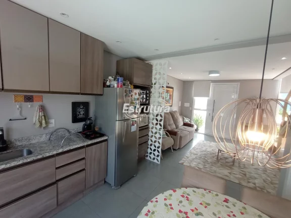 Imagem Casa excelente em condomínio fechado em ótima localização.