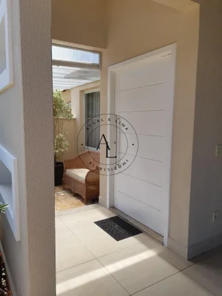 Imagem Luxuosa Casa com 3 Suítes e Área Gourmet em Condomínio Privilegiado de Paulínia!