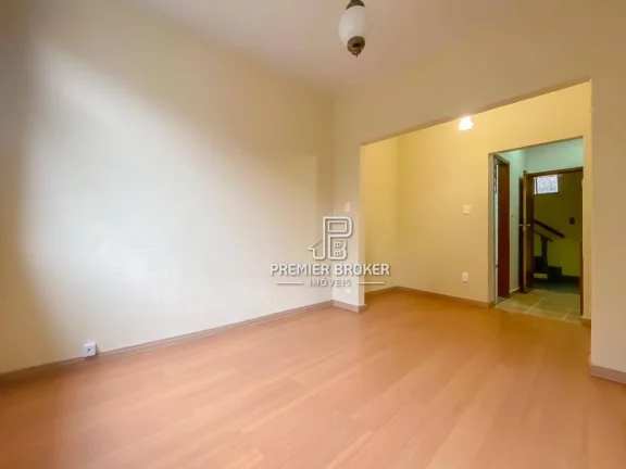 Imagem Kitnet à venda, 20 m² por R$ 140.000,00 - São Pedro - Teresópolis/RJ