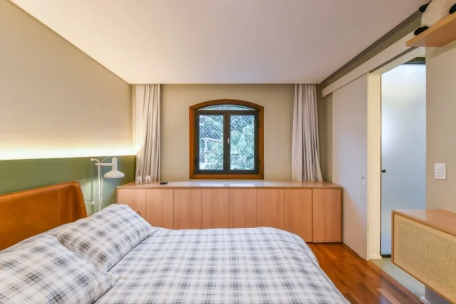 Imagem Cobertura Alto de Pinheiros - 260M², 3 Dorms, 1 Suíte, 2 Vagas Determinadas, Closet, Lareira, Piscina.