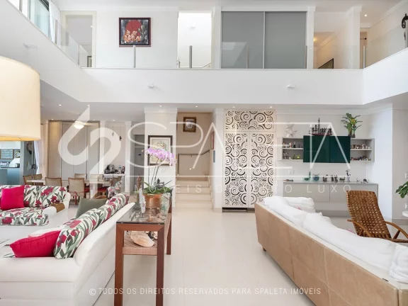 Imagem Mansão pé na areia totalmente mobiliada à venda no condomínio Costa Verde em Caraguatatuba