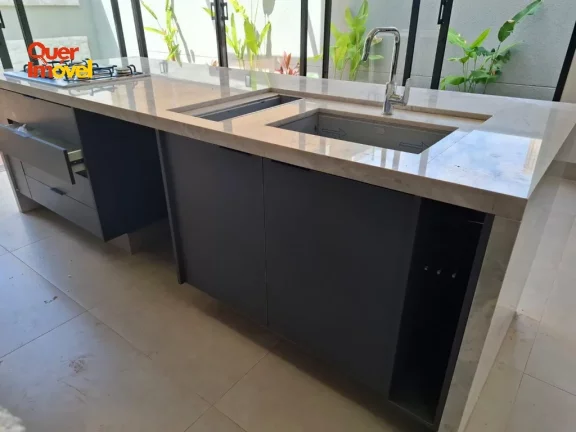 Imagem Casa em Condomínio de Luxo na Vila do Golf em Ribeirão Preto-SP: 4 Quartos, 2 Suítes, 2 Salas, 4 Banheiros, 200m².