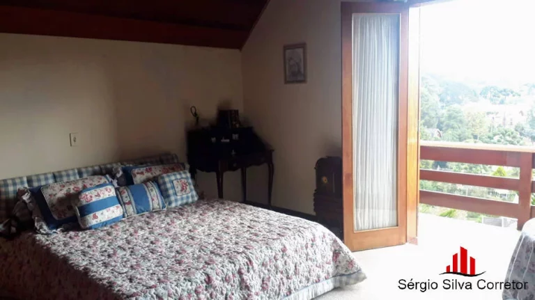 Imagem Casa Com 04 Suítes à Venda, em Condomínio Fechado em Campos do Jordão - SP.