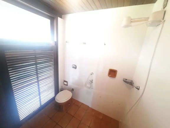 Imagem Casa à Venda, 327 m², 6 Dormitórios, (1 Suíte), Trindade, Florianópolis/SC