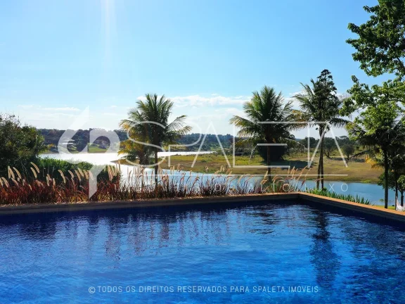 Imagem Propriedade incrível em terreno com mais de 22.000 m², marina particular e vista para a represa à venda em Avaré