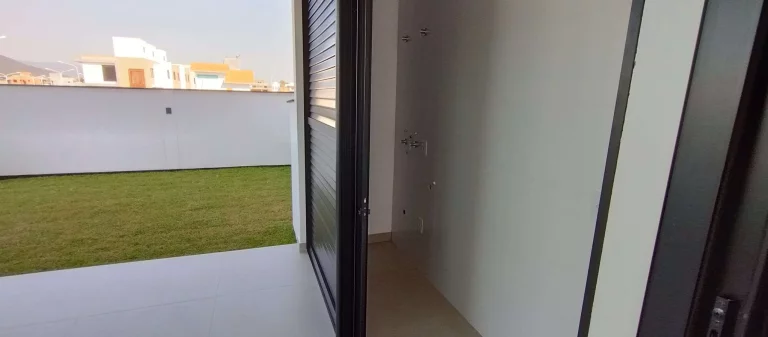 Imagem Casa à Venda, Lindo Sobrado Geminado, 03 Suítes, 163 m2, Financiável, no Jardim Campeche, Florianópolis/SC