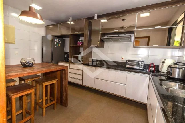 Imagem Casa Duplex para Venda de 3 Quartos no Recreio com 264 m²