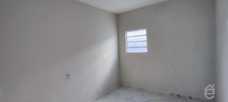 Imagem Casa à venda de esquina na Ponta Grossa, 3/4, sala ampla, garagem e DCE, 323m2