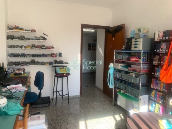 Imagem Excelente apartamento com 263m2 de área privativa, 4 dormitórios ( 3 suítes ) e 1 vaga na garagem...
