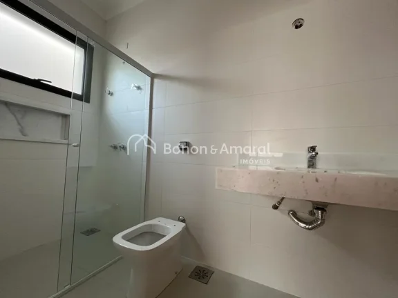 Imagem Belíssima casa nova térrea com 3 quartos (todos suítes), em terreno de 372 m², no Condomínio Fi...