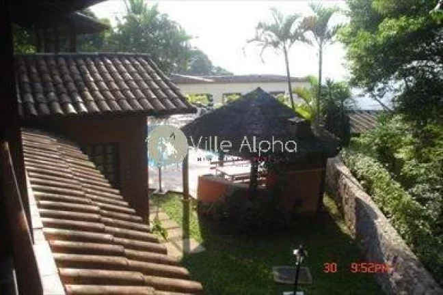 Imagem Fantástica Casa a venda no condomínio fechado da Santa Terezinha em Santos