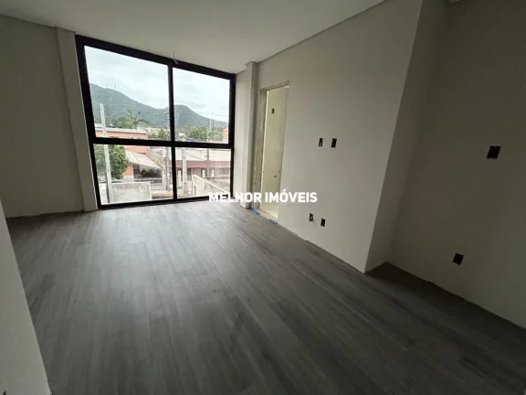 Imagem Sobrado Triplex á venda localizado no Bairro da Barra - Balneário Camoriú-SC