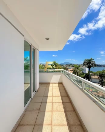 Imagem CASA DE LUXO COM VISTA DESLUMBRATE PARA O MAR.