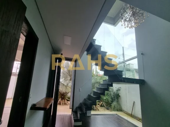 Imagem Apresentando um lindo sobrado semi mobiliado, localizado no bairro Nova Brasilía. Esta espaçosa re...