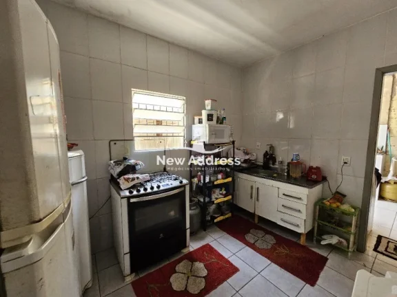 Imagem Casa 2 quartos à venda em Enseada de Jacaraípe, murada e gradeada, ideal para quem busca praticidade e quintal.