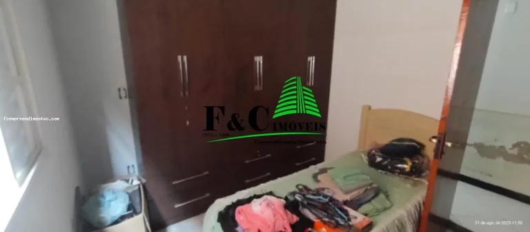 Imagem Casa para Venda em Araras, Parque das Árvores, 5 dormitórios, 1 suíte, 2 banheiros, 2 vagas