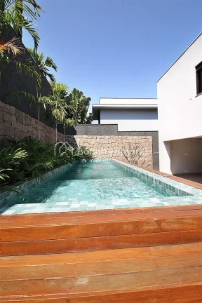 Imagem Linda casa, com arquitetura moderna e acabamento de alta qualidade em todos os ambientes. A residên...
