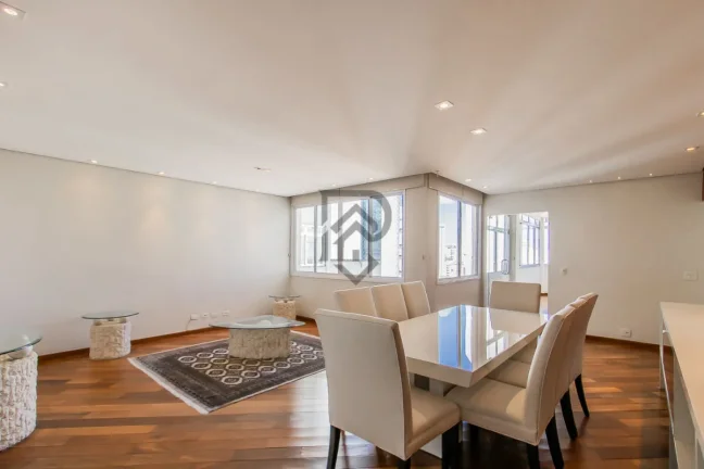 Imagem Apartamento reformado andar alto proximo metrô