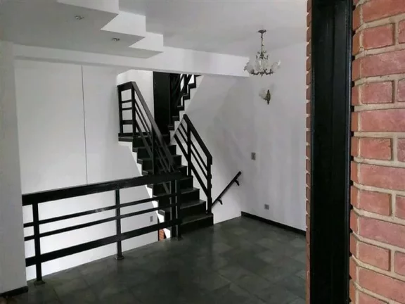 Imagem Sobrado Excelente 184 m² com 3 Dormitorios sendo 1 suíte e 2 Vagas